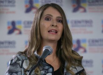 Paloma Valencia denuncia inconsistencias en los reportes financieros de Nueva EPS